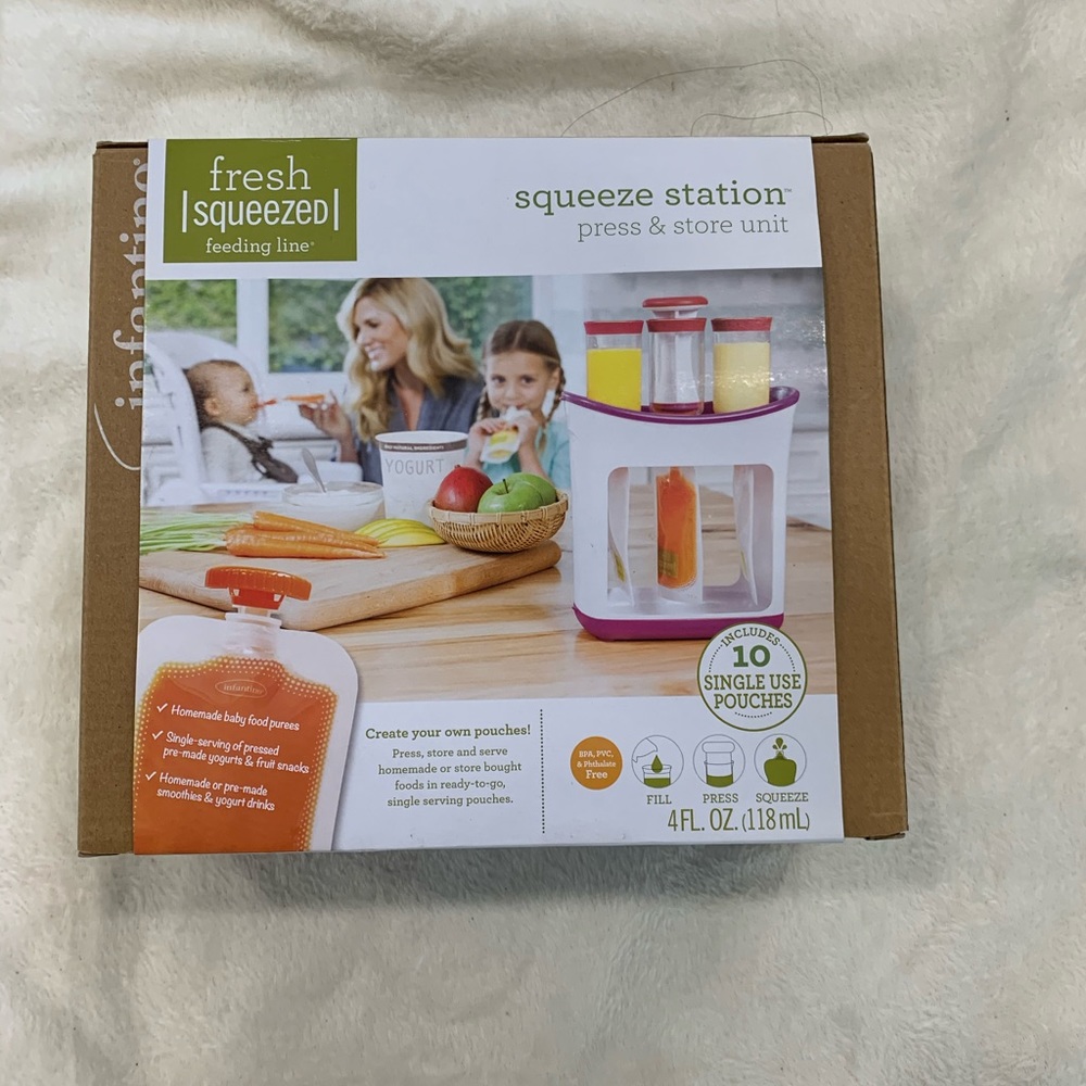 Fresh squezed squeeze station and pouches